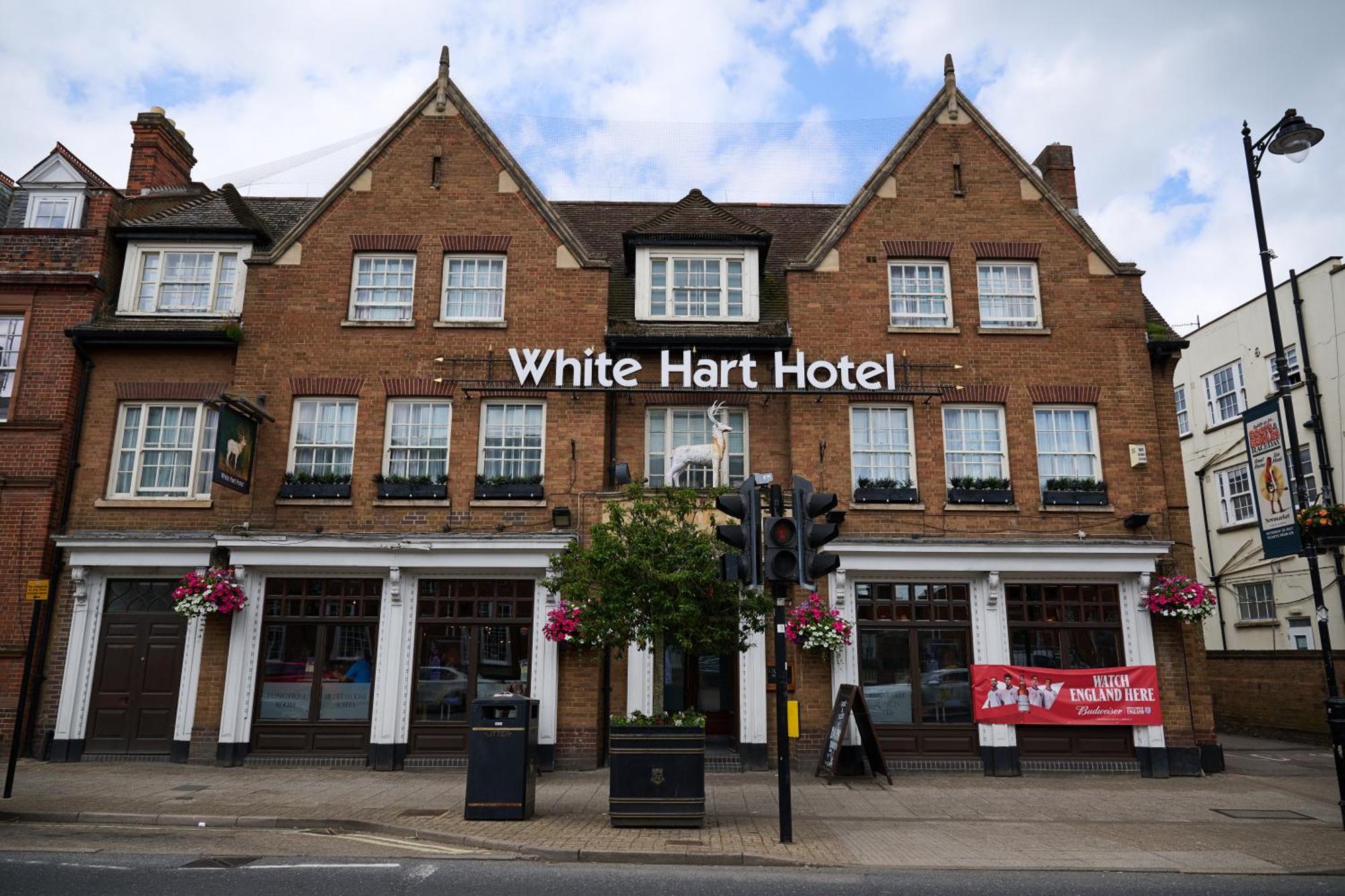 White Hart, Newmarket By Marston'S Inns Exterior photo